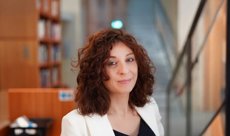 From a Desire to Achieve Social Justice to Excavating the Present: Dr. Maria Elena Indelicato on Critical Race & Gender Studies, Motivation – and a Day in Research